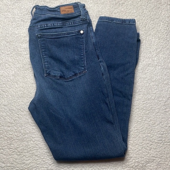 Levis Denim Pull up Jeans Comfy Elastic Stretch Size 27 x 28 Legging - Picture 6 of 13